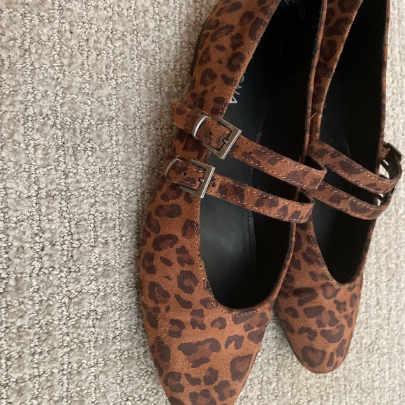 Cheetah print flats - Picture 2 of 2